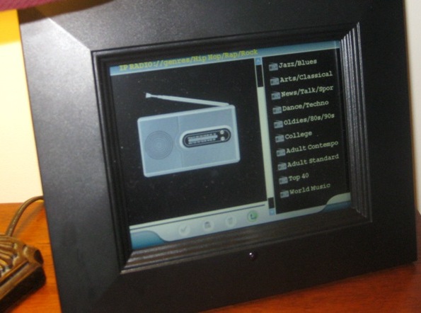 Цифровая фоторамка с сенсорным дисплеем и виджетами