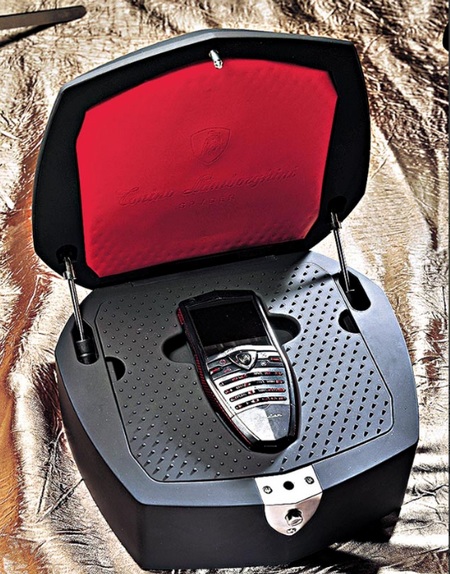 Роскошные телефоны серии Spyder Series от Tonino Lamborghini