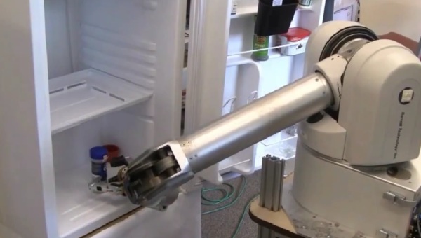 В Корнелльском университете разработан робот-уборщик