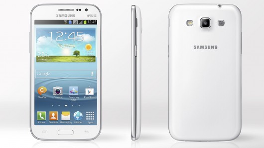 Galaxy Win — смартфон средней ценовой категории от Samsung