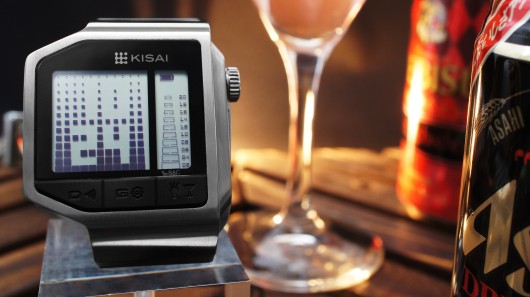 Новые часы Tokyoflash показывают время и измеряют уровень алкоголя в крови
