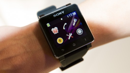 Часы Sony SmartWatch 2 с NFC и водонепроницаемым корпусом