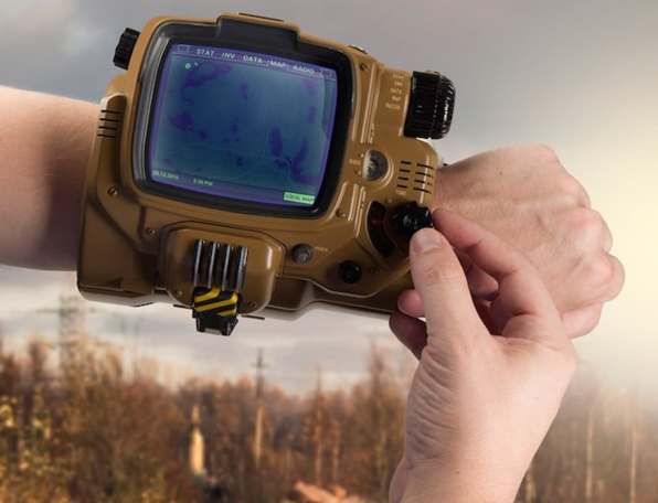 Полноразмерные смарт-часы Pip-Boy из игры Fallout