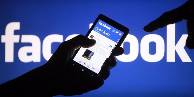 Facebook готовит приложение для подростков