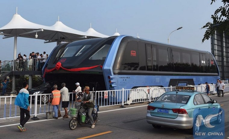 В Китае начали испытывать «летающий» автобус