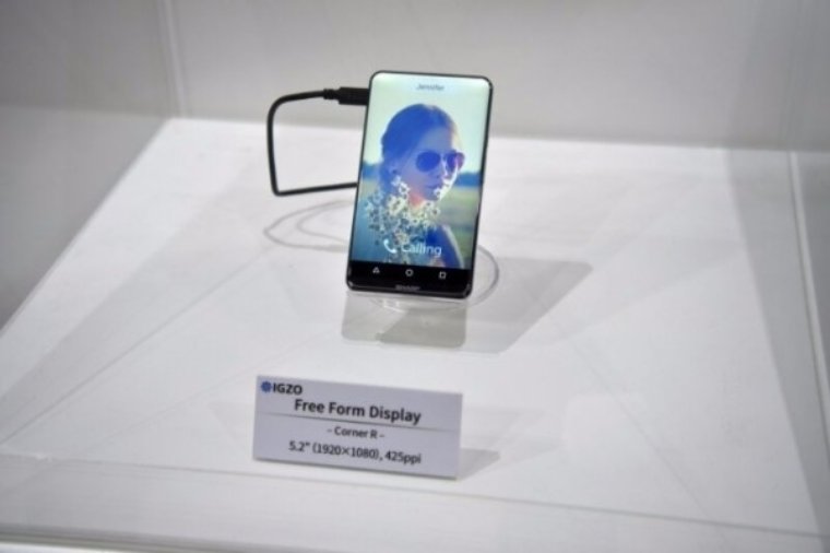 Японская компания Sharp показала первый безрамочный смартфон