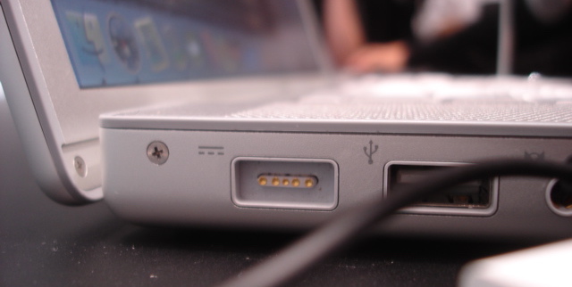 Apple вернёт любимый MagSafe в ноутбуки?