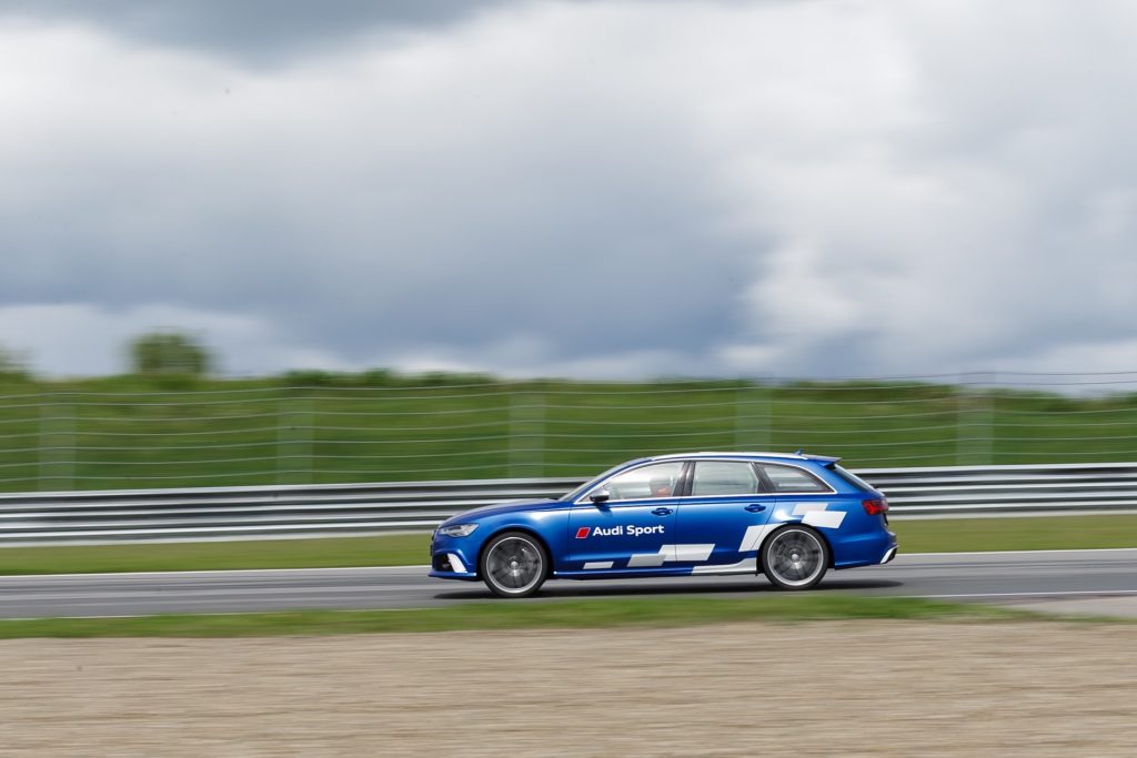 Погонял на Audi R8, RS7, RS6 на гоночной трассе Moscow Raceway