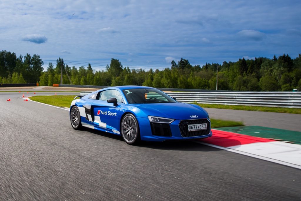 Погонял на Audi R8, RS7, RS6 на гоночной трассе Moscow Raceway, завидуйте!