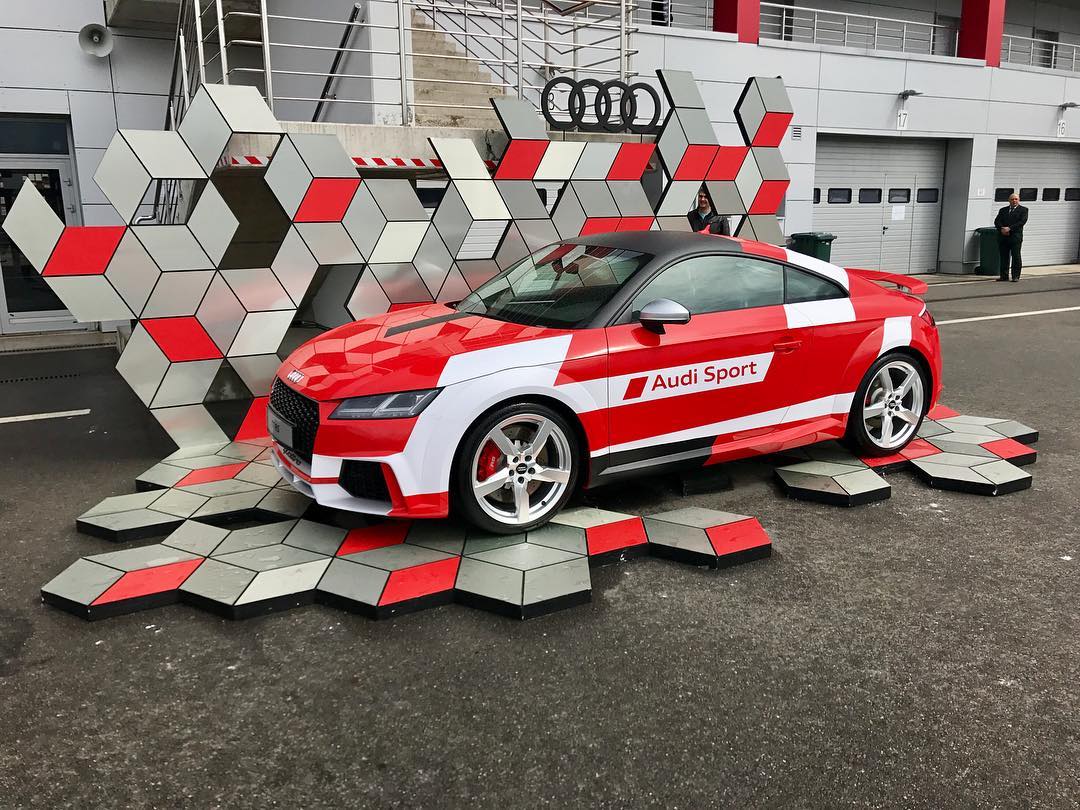 Погонял на Audi R8, RS7, RS6 на гоночной трассе Moscow Raceway
