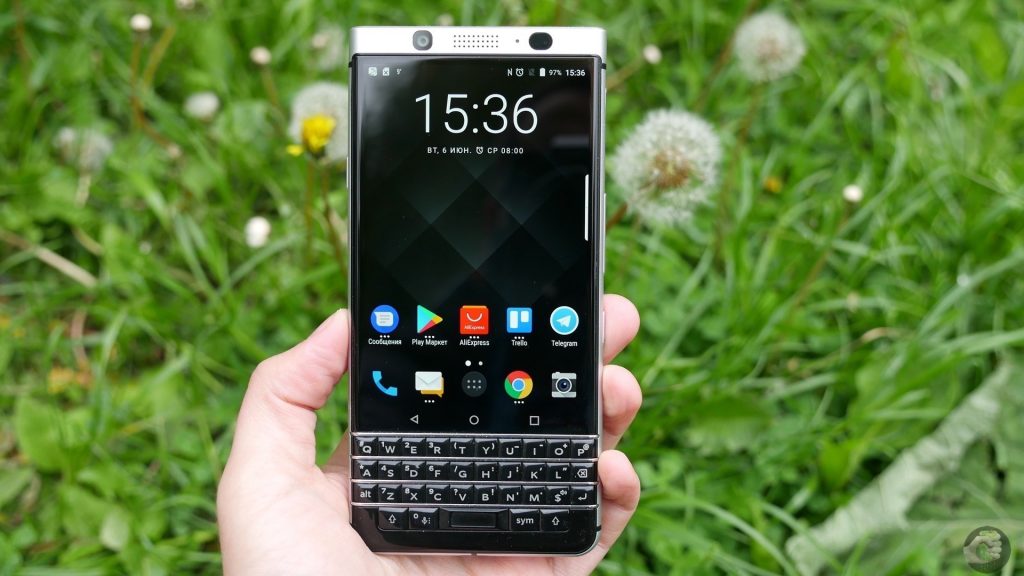 Blackberry KEYone: солидный Android с кнопочками