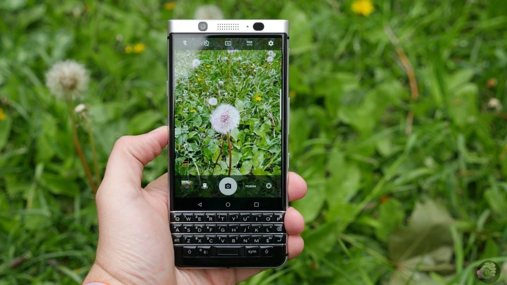 Blackberry KEYone: солидный Android с кнопочками
