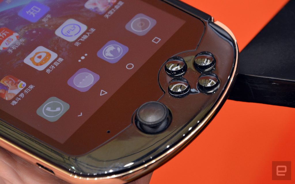 Китайский гибрид PSP и Android для ценителей джойстиков и кнопочек
