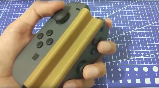 Инженер создал джойстик, позволяющий играть одноруким геймерам в Zelda