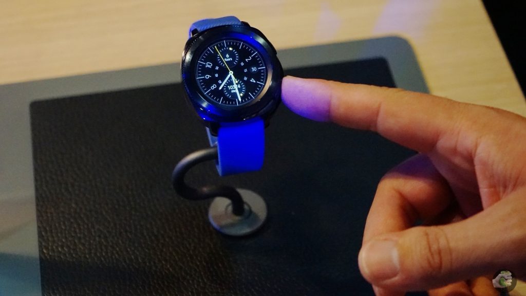 Samsung на IFA 2017: умные часы и спортивные bluetooth-наушники