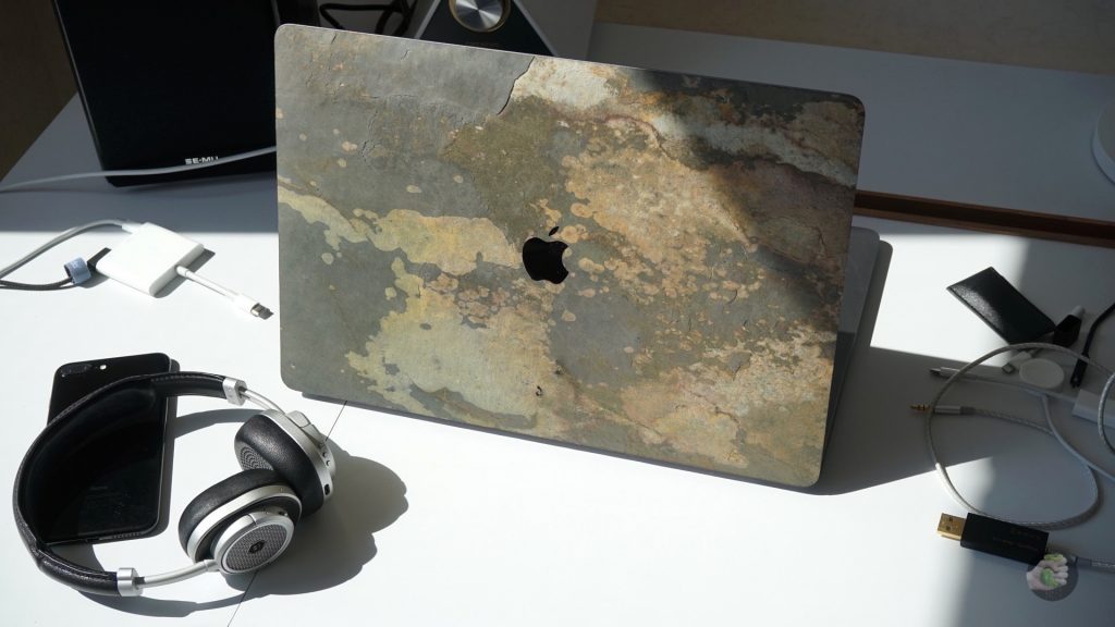 Relic Form — пробуем покрытие для MacBook из камня!