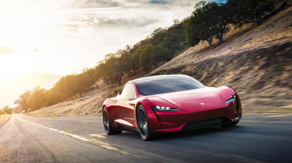 Внезапные новинки Tesla: электрогрузовик и суперкар