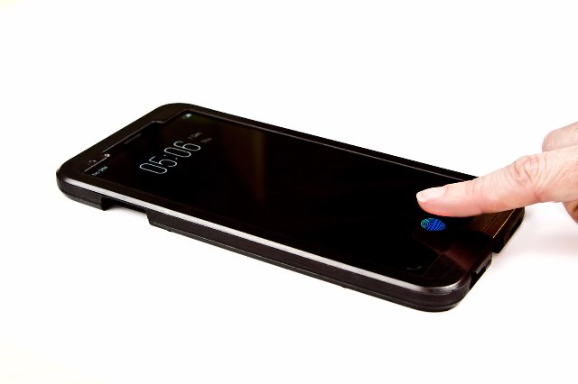 В январе на «главном» телефоне появится считыватель отпечатков пальцев