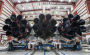 Elon Musk демонстрирует почти полностью собранную ракету Falcon Heavy от SpaceX