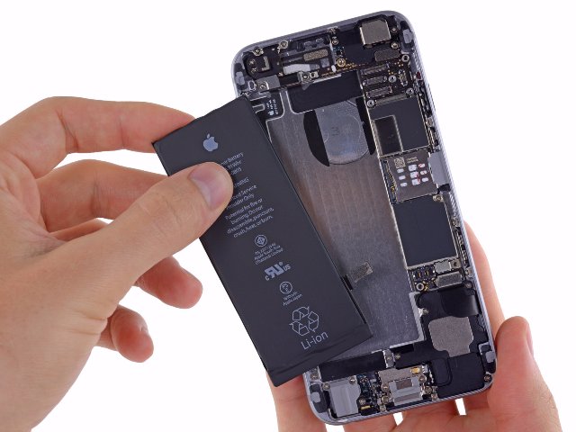 iFixit делает скидки для замены аккумуляторов iPhone на фоне скандала Apple