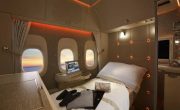 Новые первоклассные апартаменты Emirates оснащены виртуальными окнами и сиденьем с нулевой гравитацией