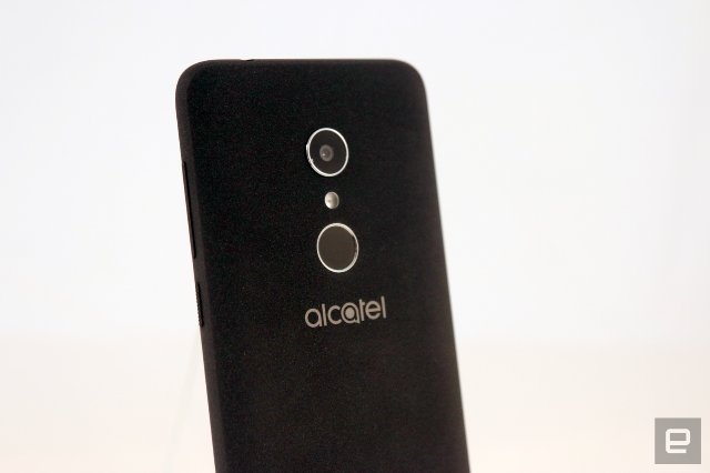 Недорогие телефоны Alcatel получать экран 18:9 от TCL