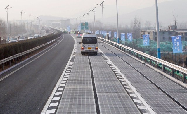 Воры украли часть солнечной дороги в Китае