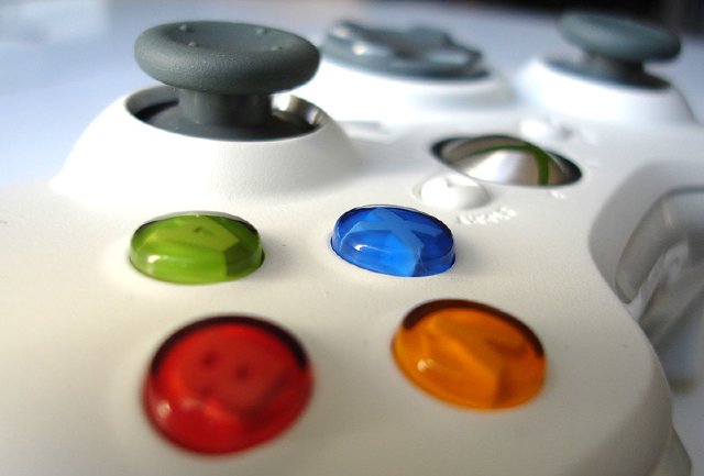 Microsoft помогает разработчикам создавать связанные с облаком игры