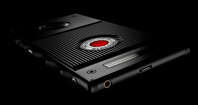 RED объединяется с Foxconn для создания небольших, более дешевых камер 8K