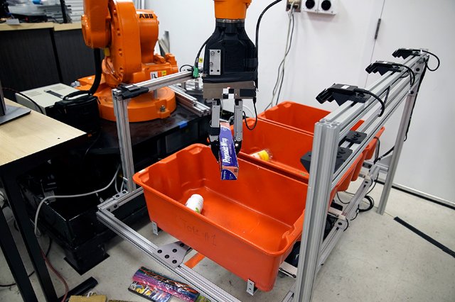 Роботы, которые собирают и сортируют объекты, могут повысить эффективность хранилища