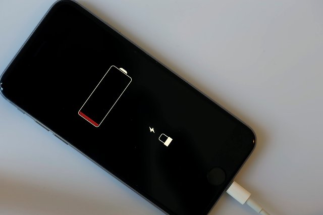 Apple хочет обеспечить свои собственные батареи, чтобы избежать нехватки