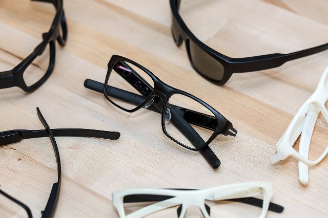 Intel представляет смарт-очки, которые вы, возможно, захотите носить