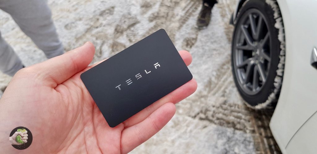 Распаковали Tesla Model 3, впечатления и факты