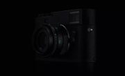 Камера Leica Monochrom черная и светится в темноте