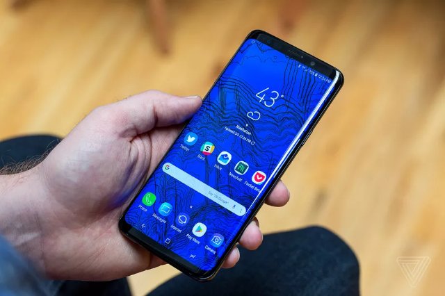 Samsung рассматривает сообщения о невосприимчивых сенсорных экранах S9