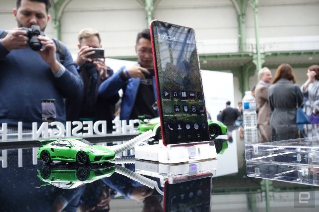 Последний телефон компании Porsche от Huawei имеет встроенный сканер отпечатков пальцев