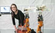 Роботизированные плотники MIT помогают в производстве мебели