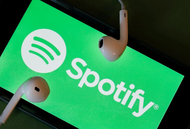 Spotify борется с бесплатными пользователями, которые крадут премиум-сервис