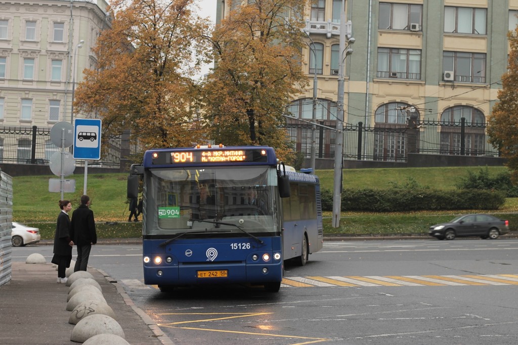 Проезд в московских автобусах можно будет оплатить со смартфона