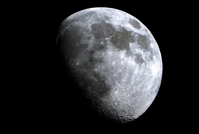 НАСА отменило первый шаг к возвращению людей на Луну