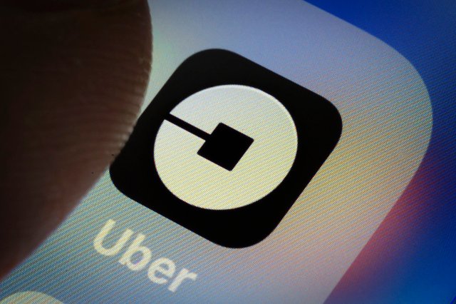Теперь оценивать водителя Uber можно будет во время поездки