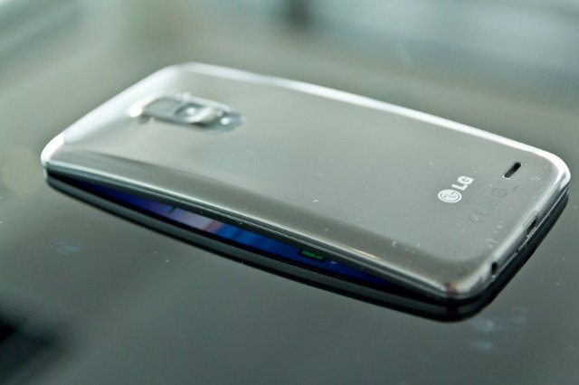 LG запатентовала смартфон с гибким дисплеем