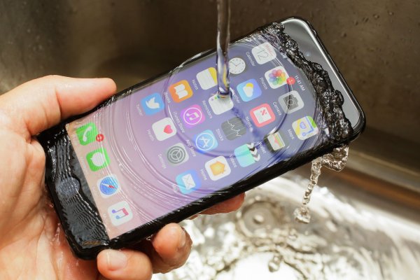 Предпочитают продавать: Обнаруженную неисправность iPhone предложили не чинить