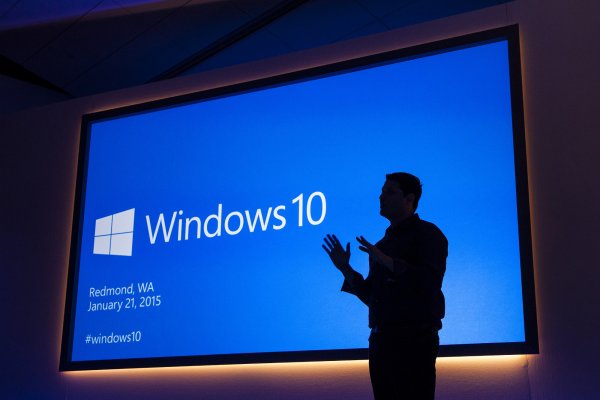 Microsoft терпит бешенные убытки: Эксперт рассказал, как купить Windows 10 за 10 долларов