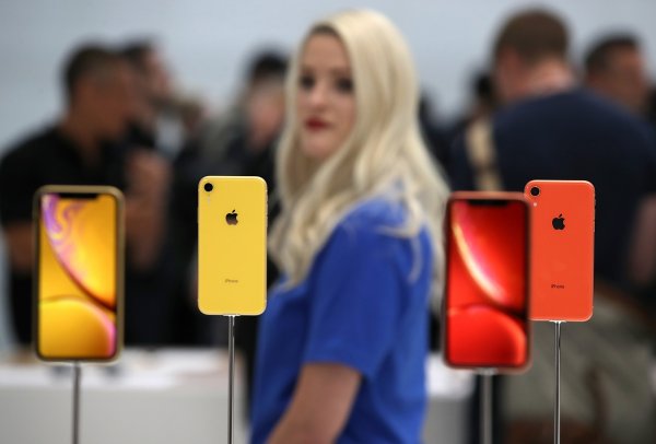 «Выбор неудачника»: Блогер призвал не покупать iPhone XR