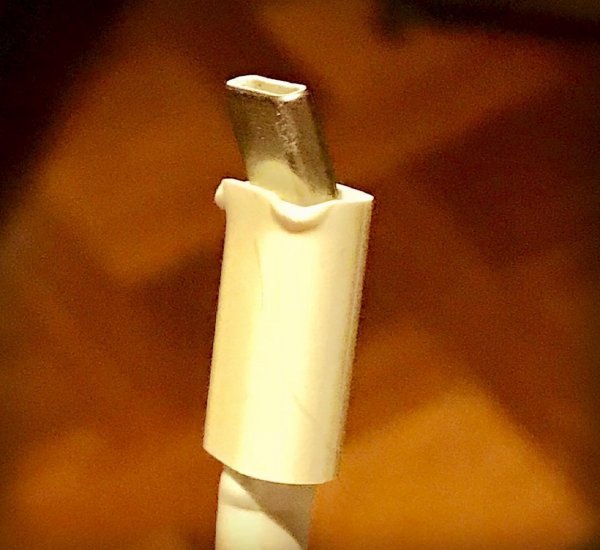 Любовь гитариста группы Queen к продукции Apple обернулась ненавистью из-за разъемов USB-C