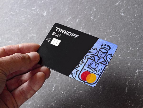 Выгодная банковская карта с кэшбэком от Tinkoff