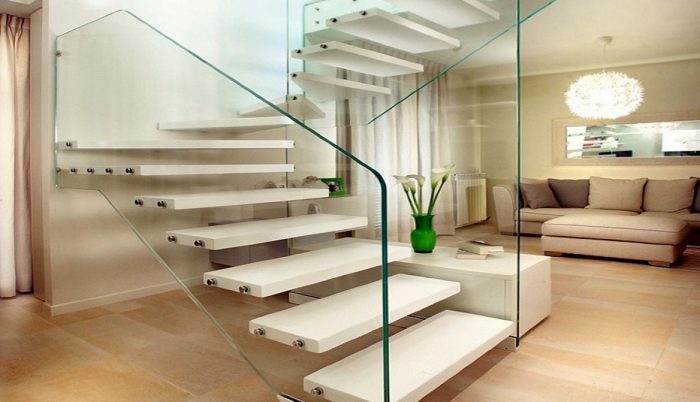 Где можно заказать изготовление и монтаж лестницы на второй этаж в Казани?