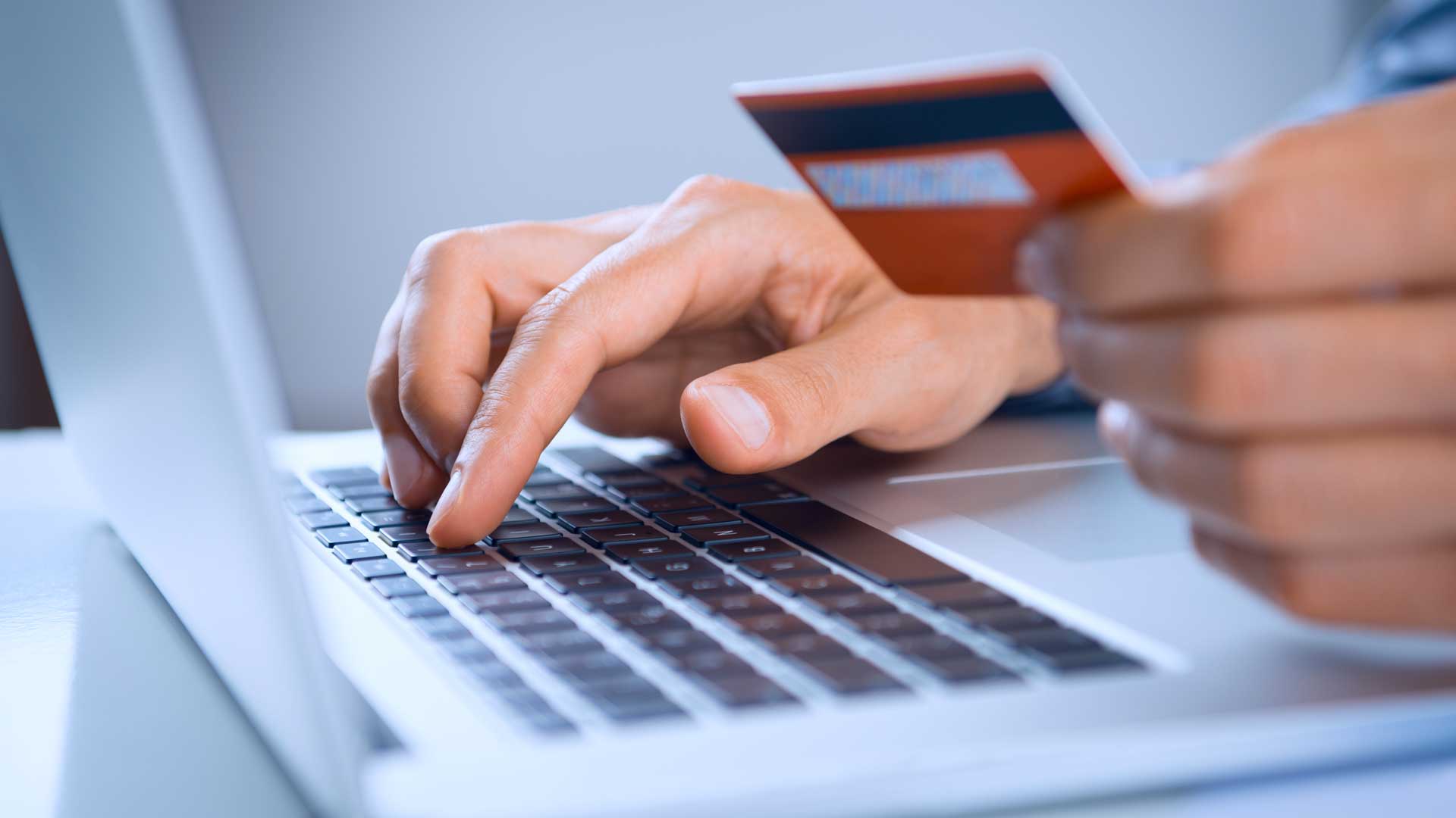 Виртуальная кредитная карта онлайн: преимущество над обычной пластиковой картой